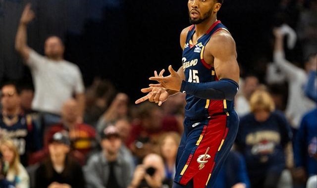 娱乐平台-天王山见！米切尔43分赢回尊重 哈登11助攻主导23-0得分狂潮|骑士|詹姆斯·哈登|活塞|外线|多诺万-米切尔_新浪体育_新浪新闻